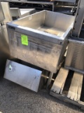 Perlick 24in x 30in Stainless Basin