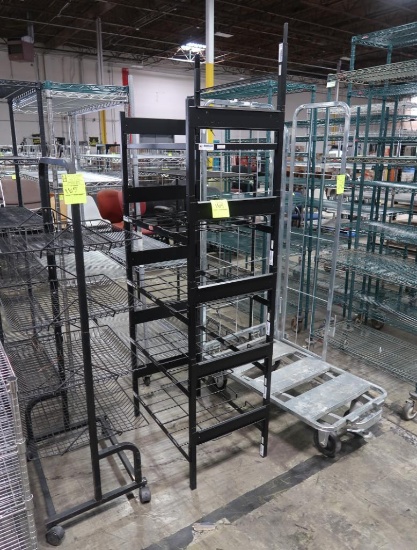 merchandising rack w/ fixed shelves