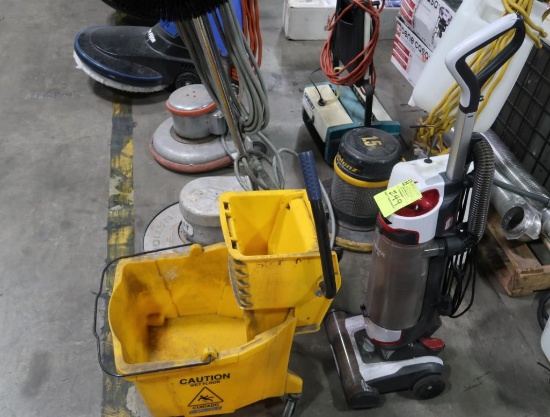 Hoover upright vacuum cleaner & mop bucket