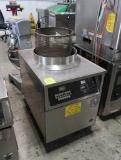 BKI auto-lift fryer
