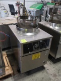BKI auto-lift fryer