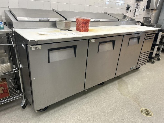 True Natural Refrigerant Pizza Prep Table