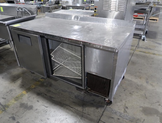 True work top cooler, missing 1 door