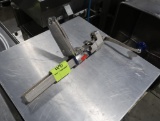 table-mounted can opener