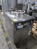 BKI auto-lift electric fryer