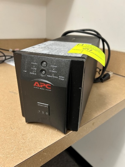 APC Smart-UPS 750