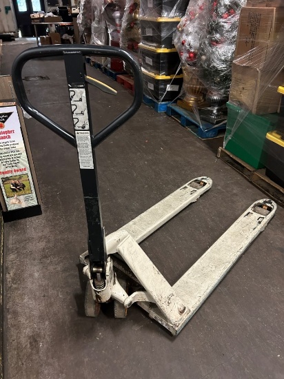 Crown Manual Pallet Jack