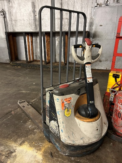 Crown Electric Pallet Jack
