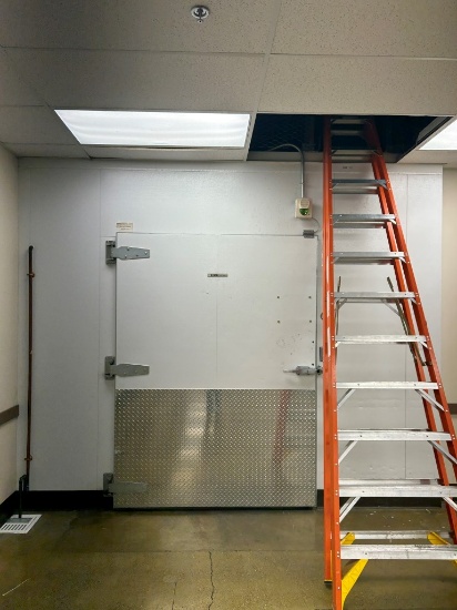Walk-In Cooler Box W/ Rear Load Case Spaces