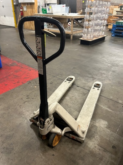 Crown Manual Pallet Jack
