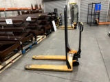 Titan 5500lbs Manual Pallet Jack