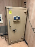 Large Safe W/ TechMaster Digital Pad