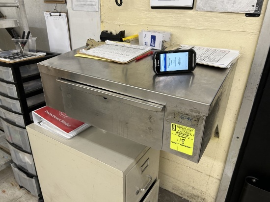 Receiving Desk