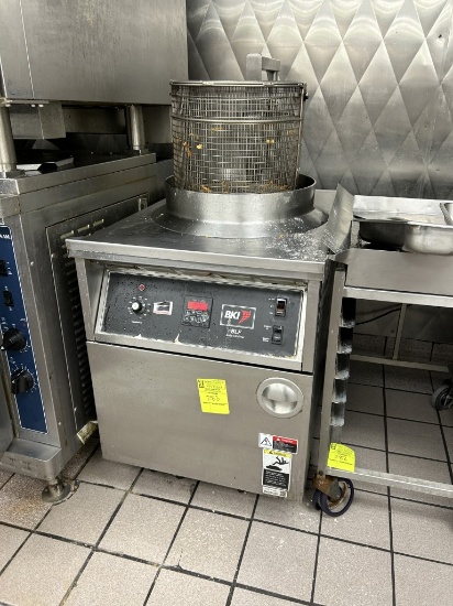 BKI BLF Auto-Lift Fryer