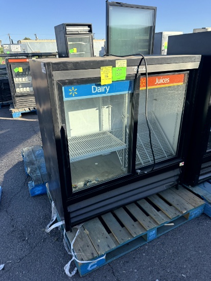 TRUE GLASS DOOR COOLER