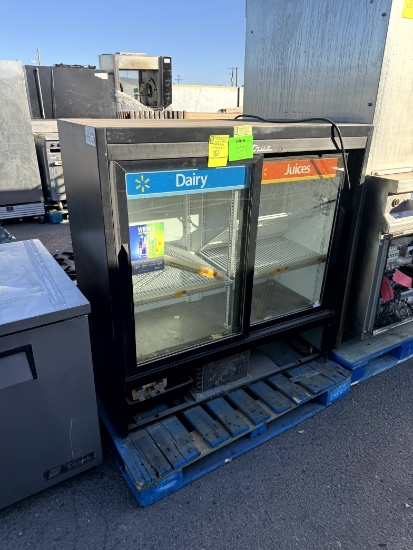 TRUE GLASS DOOR COOLER