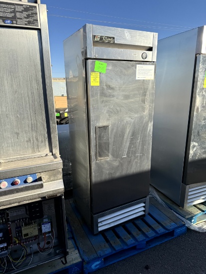 TRUE SINGLE DOOR FREEZER