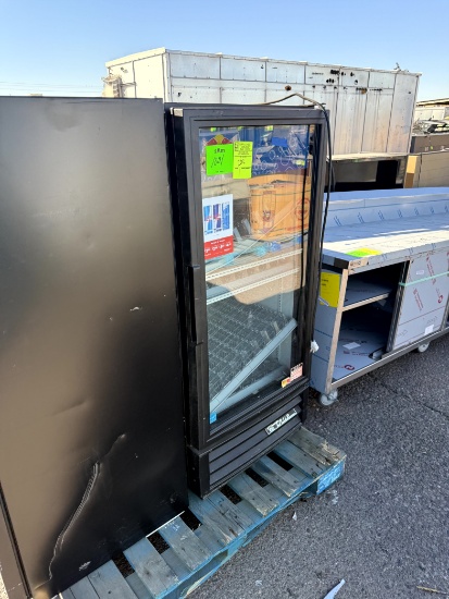 TRUE GLASS DOOR COOLER