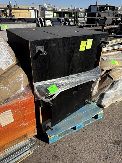 PALLET OF FLORAL STEP UPS