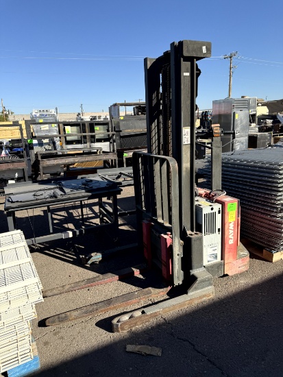 RAYMOND ELECTRIC WALKIE STACKER