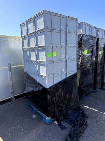 PALLET OF PLASTIC TOTES