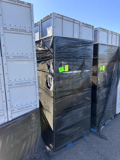 PALLET OF PLASTIC TOTES