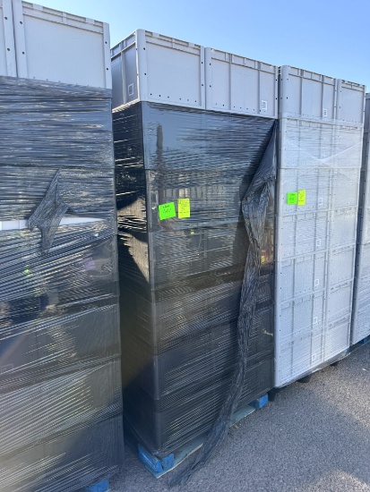 PALLET OF PLASTIC TOTES