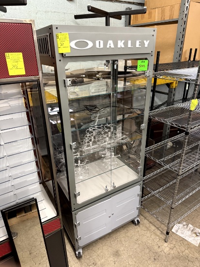 OAKLEY MERCHANDISER