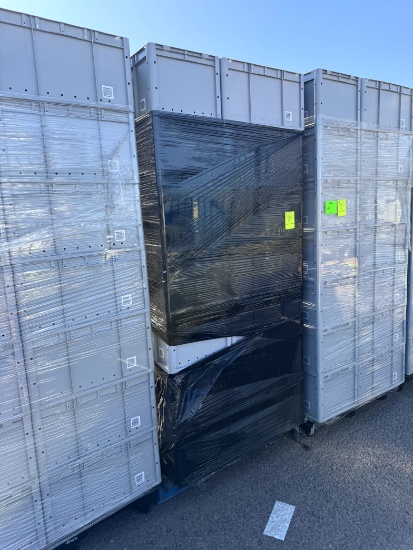PALLET OF PLASTIC TOTES