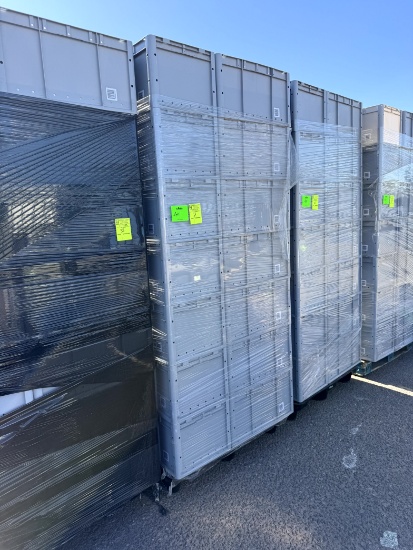 PALLET OF PLASTIC TOTES