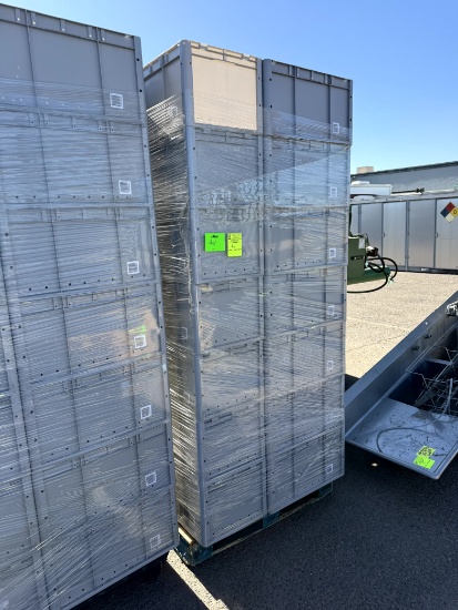 PALLET OF PLASTIC TOTES