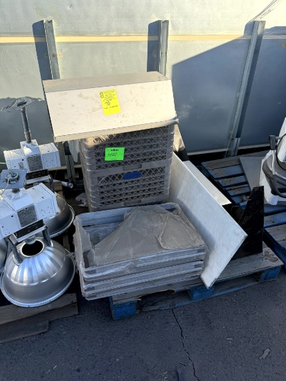 PALLET OF GLASSWARE AND SMALLWARES