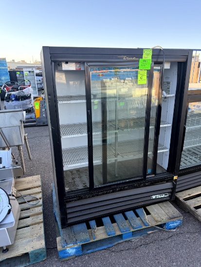 TRUE GLASS DOOR COOLER