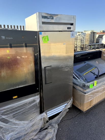 TRUE SINGLE DOOR FREEZER