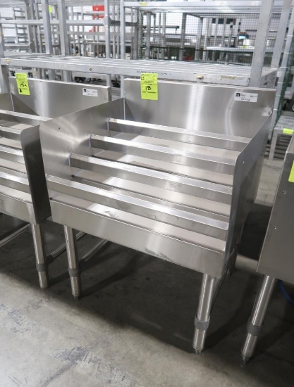 Boos step underbar liquor display