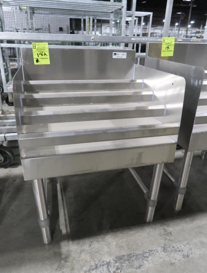 Boos step underbar liquor display