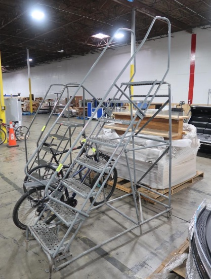 8-step stocking platform