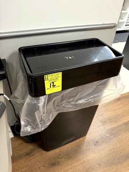 TRASH CAN