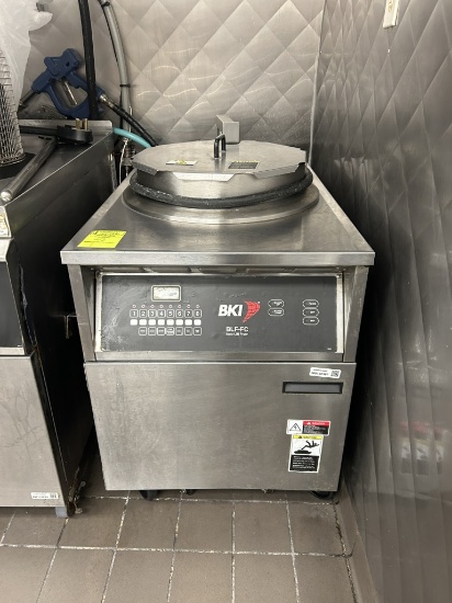 BKI ELECTRIC AUTO-LIFT FRYER