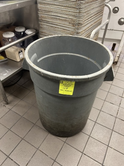 TRASH CAN