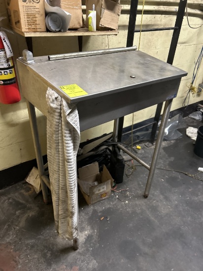 STEEL RECEIVING DESK