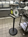 YAMATO ACCU-WEIGH 30LB PRODUCE SCALE