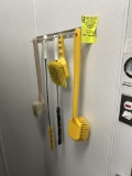 GROUP OF JANITORIAL ITEMS