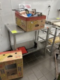 36IN X 24IN STAINLESS STEEL TABLE