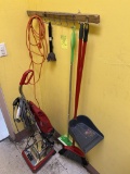 GROUP OF JANITORIAL ITEMS