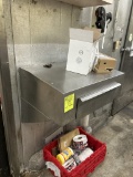 WALL MOUNTED RECEIVING DESK