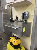 WALL MOUNTED RECEIVING DESK