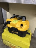 DEWALT SHOP VAC W/ BATTERY AND CHARGER
