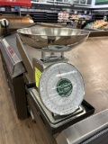 YAMATO ACCU-WEIGH 30LB PRODUCE SCALE