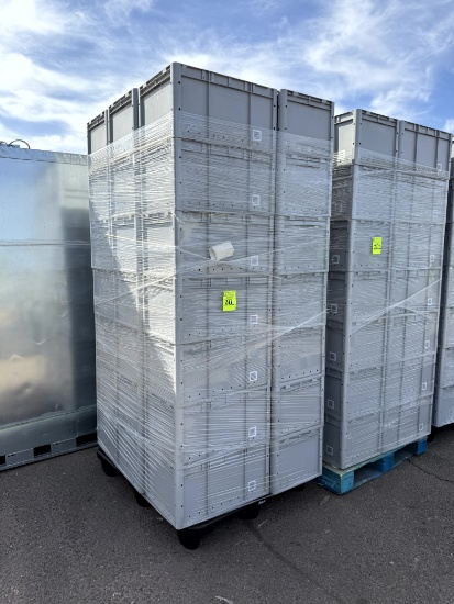 PALLET OF PLASTIC TOTES
